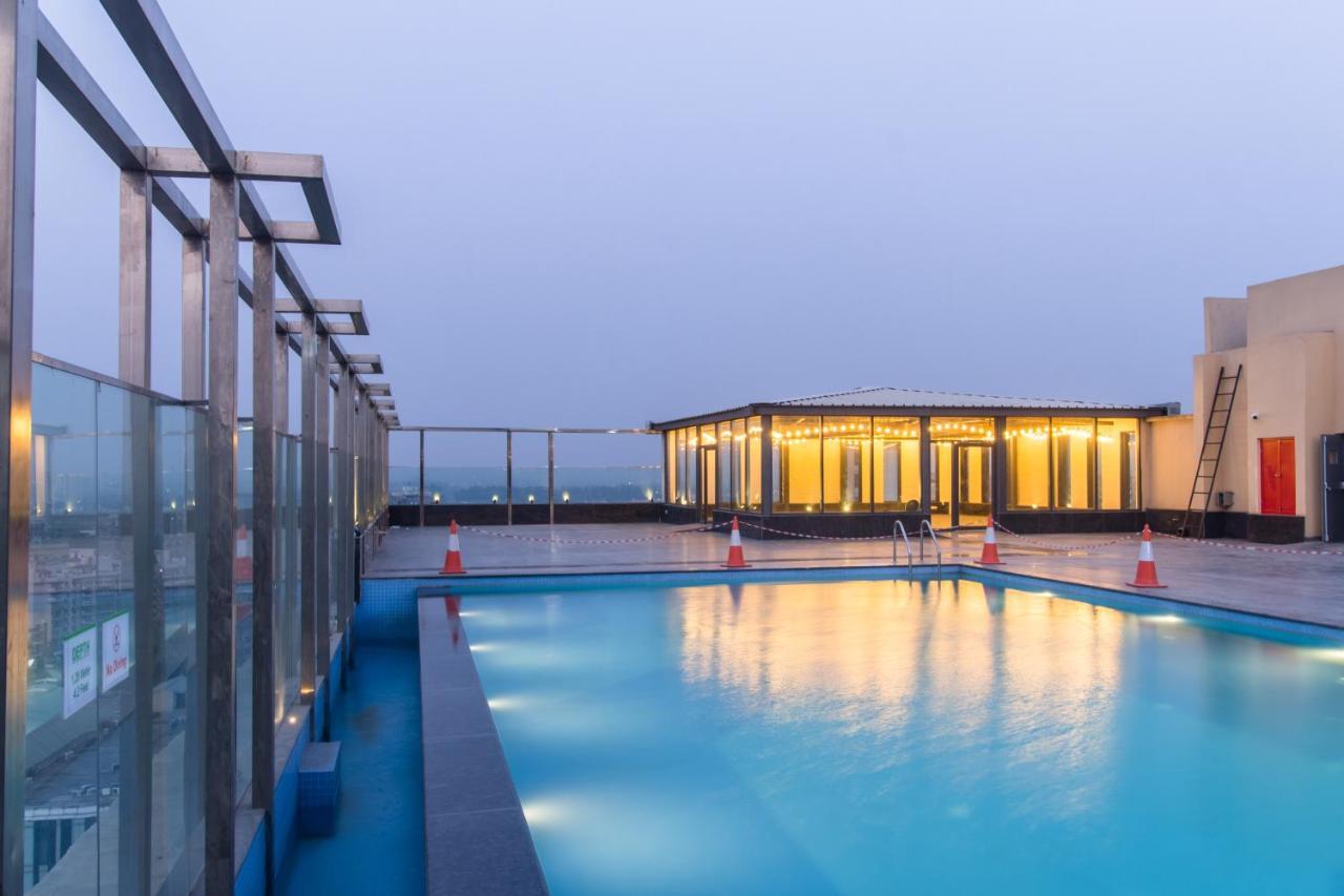 Holiday Inn Chandigarh Zirakpur By Ihg Exterior foto